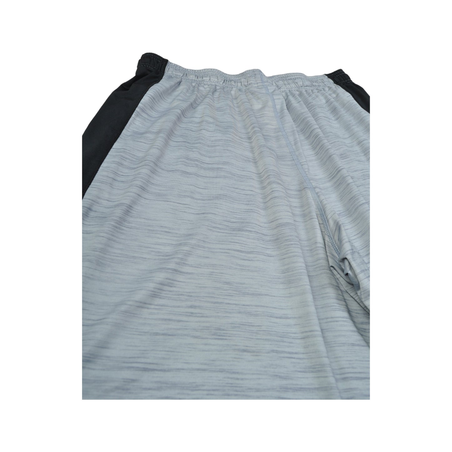 Under Armour Gemusterte Sportshorts Grau XL